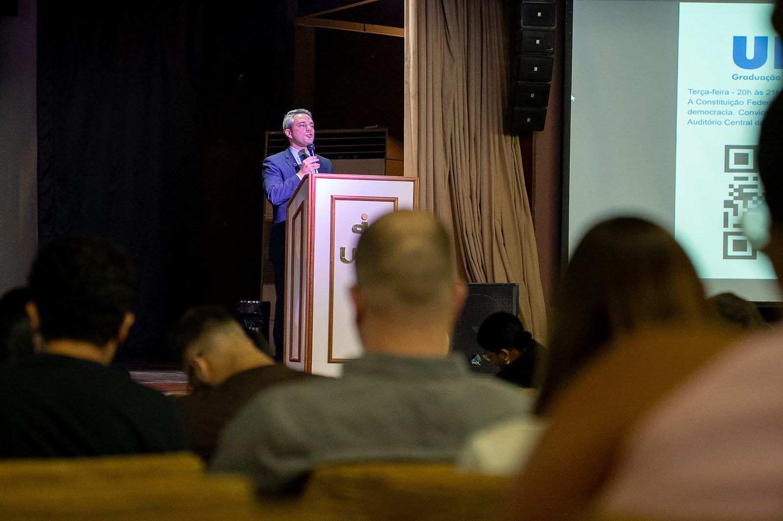Semana Acadêmica de Direito UPIS | Palestra de abertura com Dr. Saul Tourinho Leal, foto 11 de 25