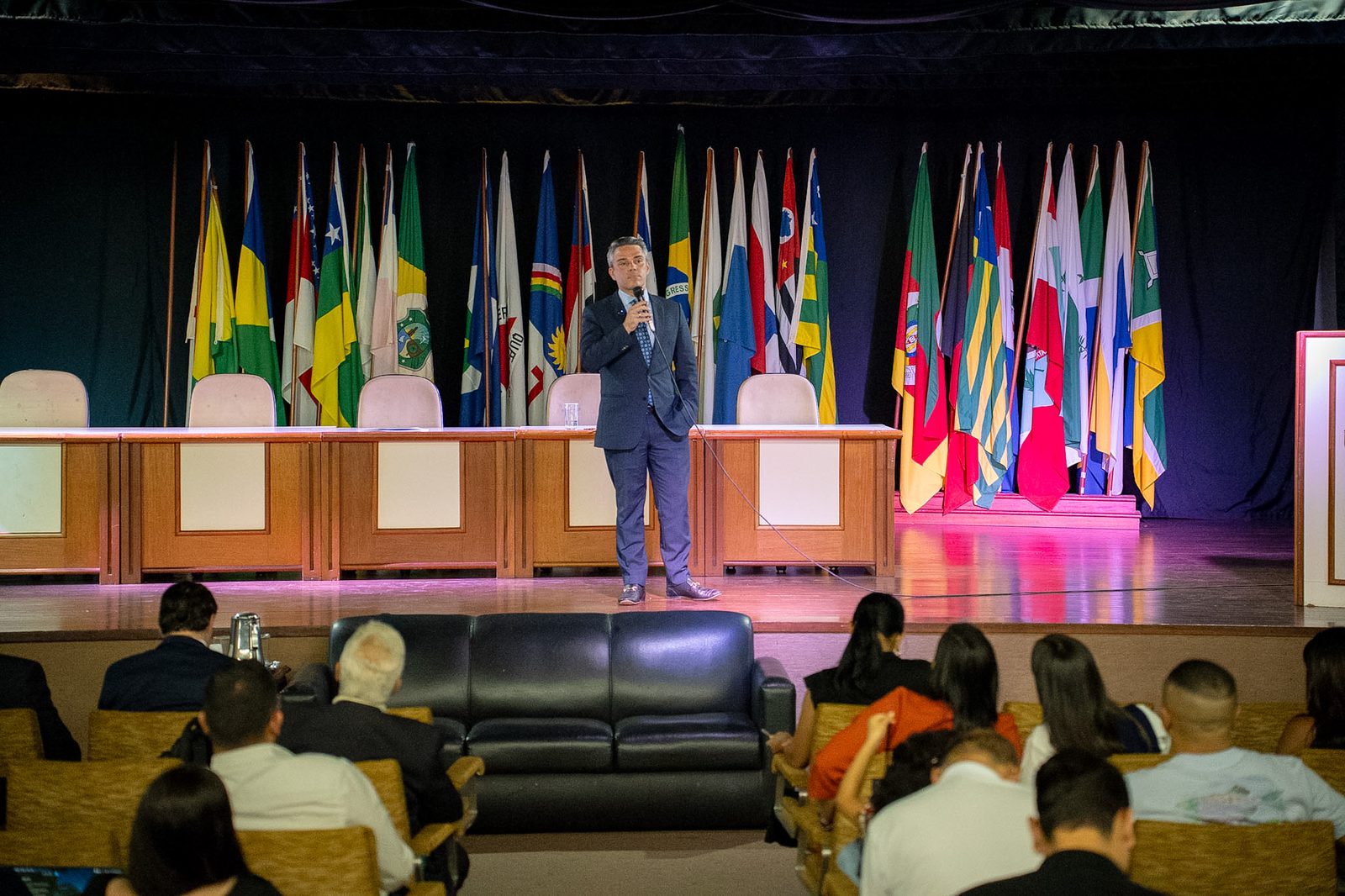 Semana Acadêmica de Direito UPIS | Palestra de abertura com Dr. Saul Tourinho Leal, foto 17 de 25
