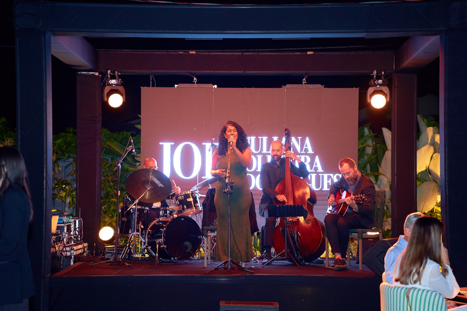 Coquetel em homenagem à Dra. Juliana Oliveira Domingues, foto 16 de 32